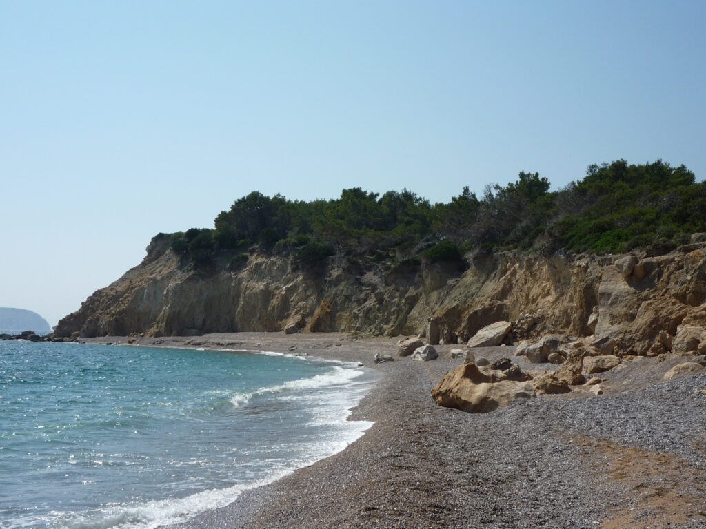 Fourni beach