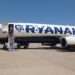 Letadlo Ryanair na letišti