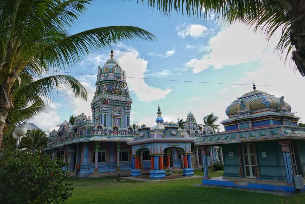 Barevný hinduistický chrám