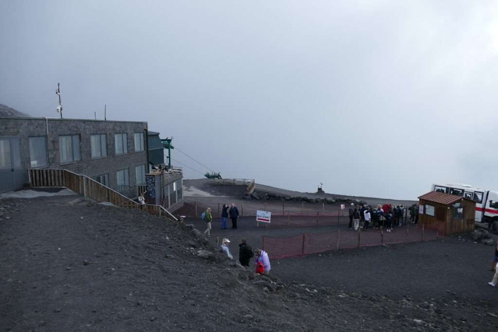 Zatažená obloha na sopce Etna