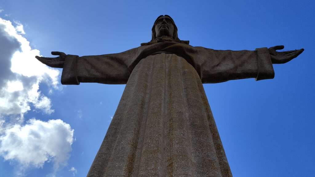 Socha Krista s výhledem na Lisabon – Cristo Rei, Portugalsko