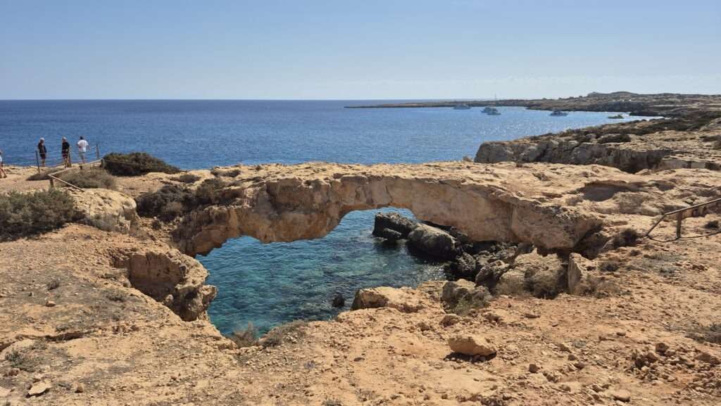 Skalní most u moře