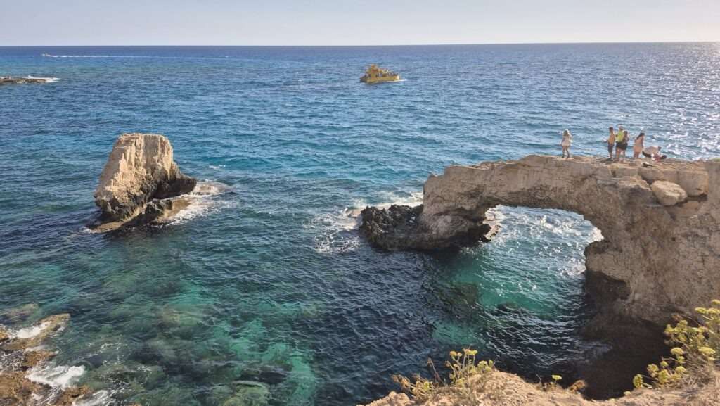 Skalní oblouk na Kypru