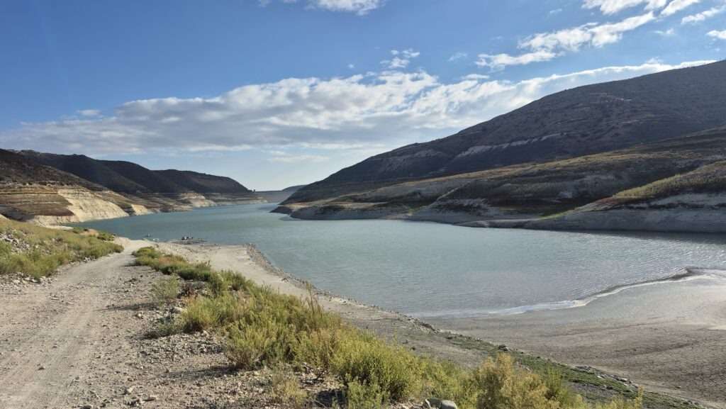 Přehrada Kouris – klidné místo v horách Kypru