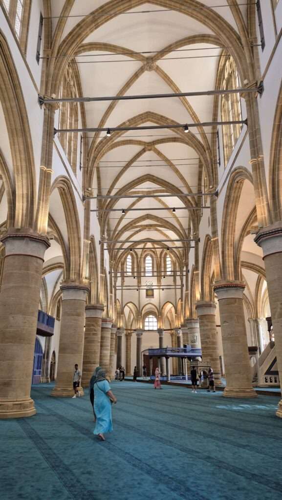 Mešita v Nicosii - interiér