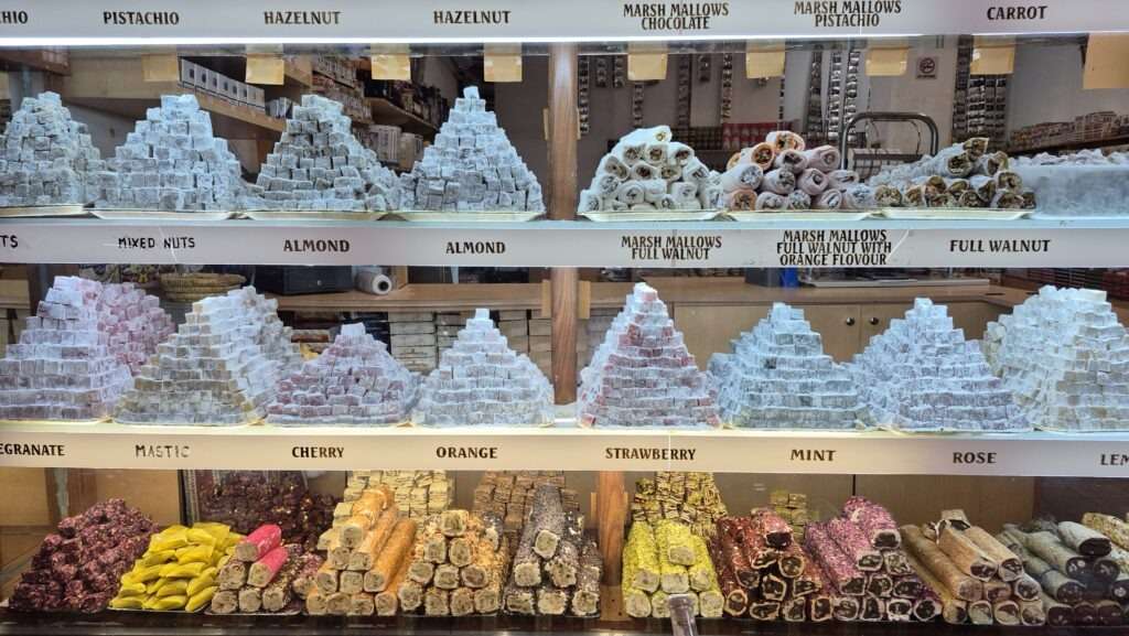 Sladkosti na tržnici v Nicosii