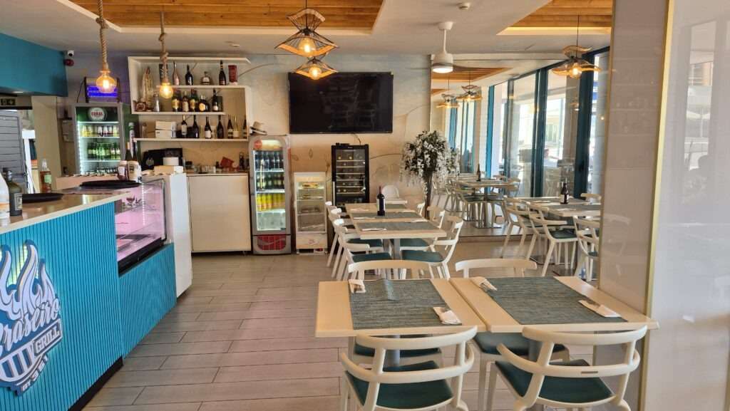 Interiér a bar restaurace Braseiro v São Vicente na Madeiře