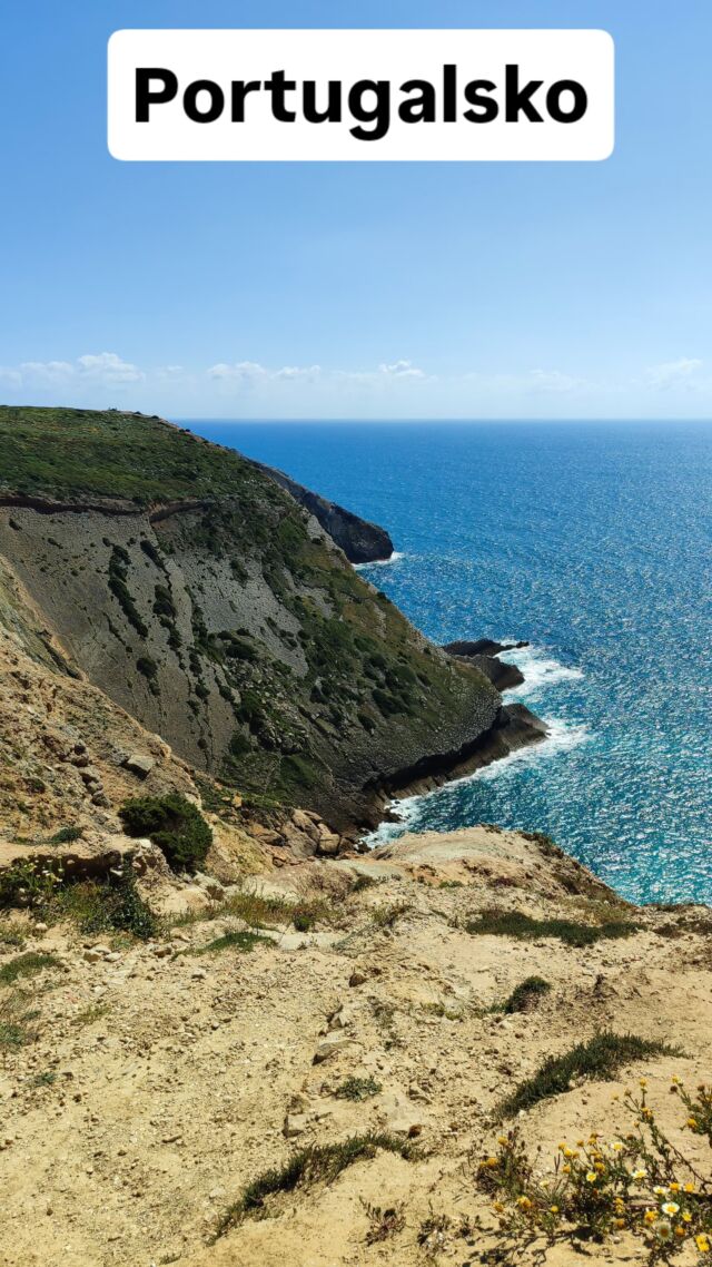 Portugalsko - Cabo Espichel 👍🙂👍
Dnes jsme navštívili Cabo Espichel, který se nachazi blizko našeho ubytování a asi hodinu od Lisabonu.
Opravdu nádherné místo, doporučuji 🙂 Divoké útesy strmě spadající do Atlantiku, nekonečné horizonty, dramatická dechberoucí krajina a nádherné výhledy všude kam se podíváte. 🙂 Prostě nádhera 🙂

Byl jste nekdo? Co jste navštívili vy v okoli Lisabonu?

Prave jsme na týden na dovolene v Portugalsko a chystame se projet oblast v okoli Lisabonu od Setubalu po Nazare,tak pro dalsi tipy me sledujte a pak bude i podrobny článek na blogu 🙂

#CaboEspichel #Portugalsko #Cestujeme #TipNaVýlet #ocean #Útesy #Příroda #LenkaCestouNecestou #dovolena #treky #tipy #vyletzafotkou #cestování #cestovaninafotkach