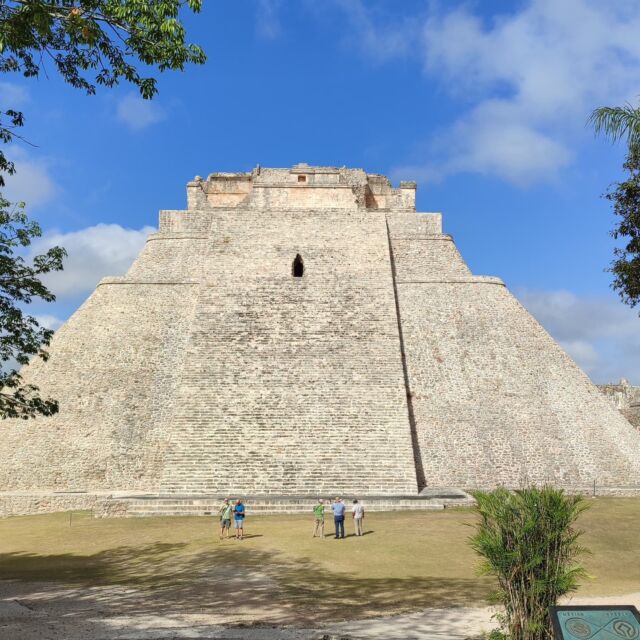 Mexiko Uxmal
Bližší info k celé naší cestě po Mexiku najdete u mě na blogu 🙂
https://lenkacestounecestou.cz/mexiko/

#Mexiko
#yucatán #exotika #dovolena #cestovaninafotkach #cestovaninafotkach #dnescestujem #zenynaceste #cesinacestach #dnescestujem #vyletzafotkou #cestovani #cestování #exotika #pyramida #uxmal #uxmalruins